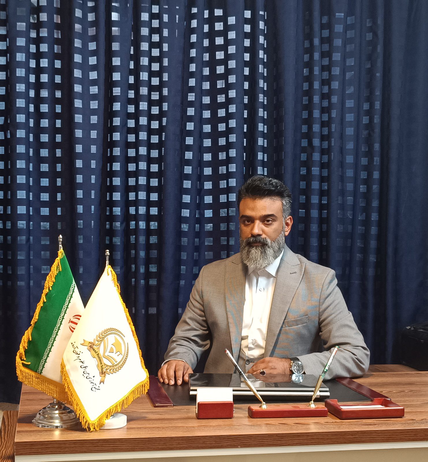 مدیریت راهبردی و اجرایی موسسه بین المللی علوم و فنون آروند